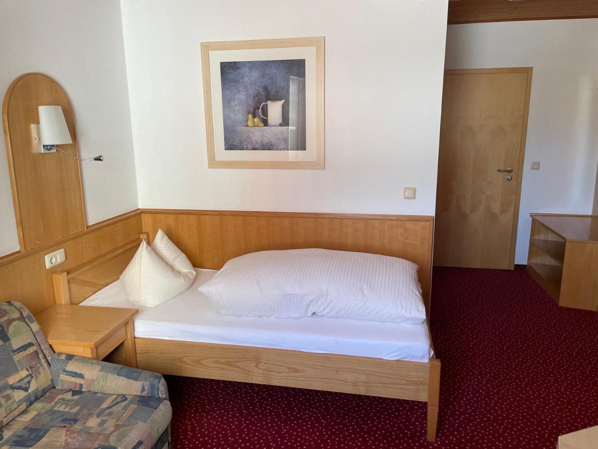 "Blauer Bock" - Hotel-Garni Pleinfeld Bagian luar foto