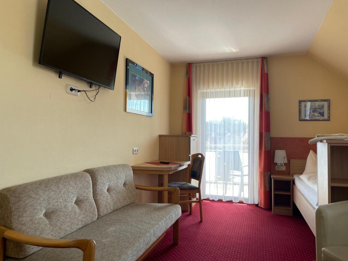 "Blauer Bock" - Hotel-Garni Pleinfeld Bagian luar foto
